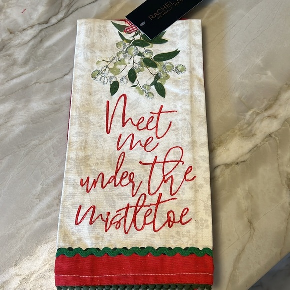 3 Christmas Kitchen Towels, Set of 3,  Mistletoe, NWT - Picture 5 of 10